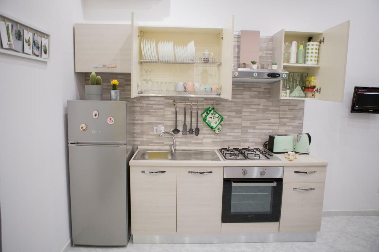 Mona Home نابولي المظهر الخارجي الصورة